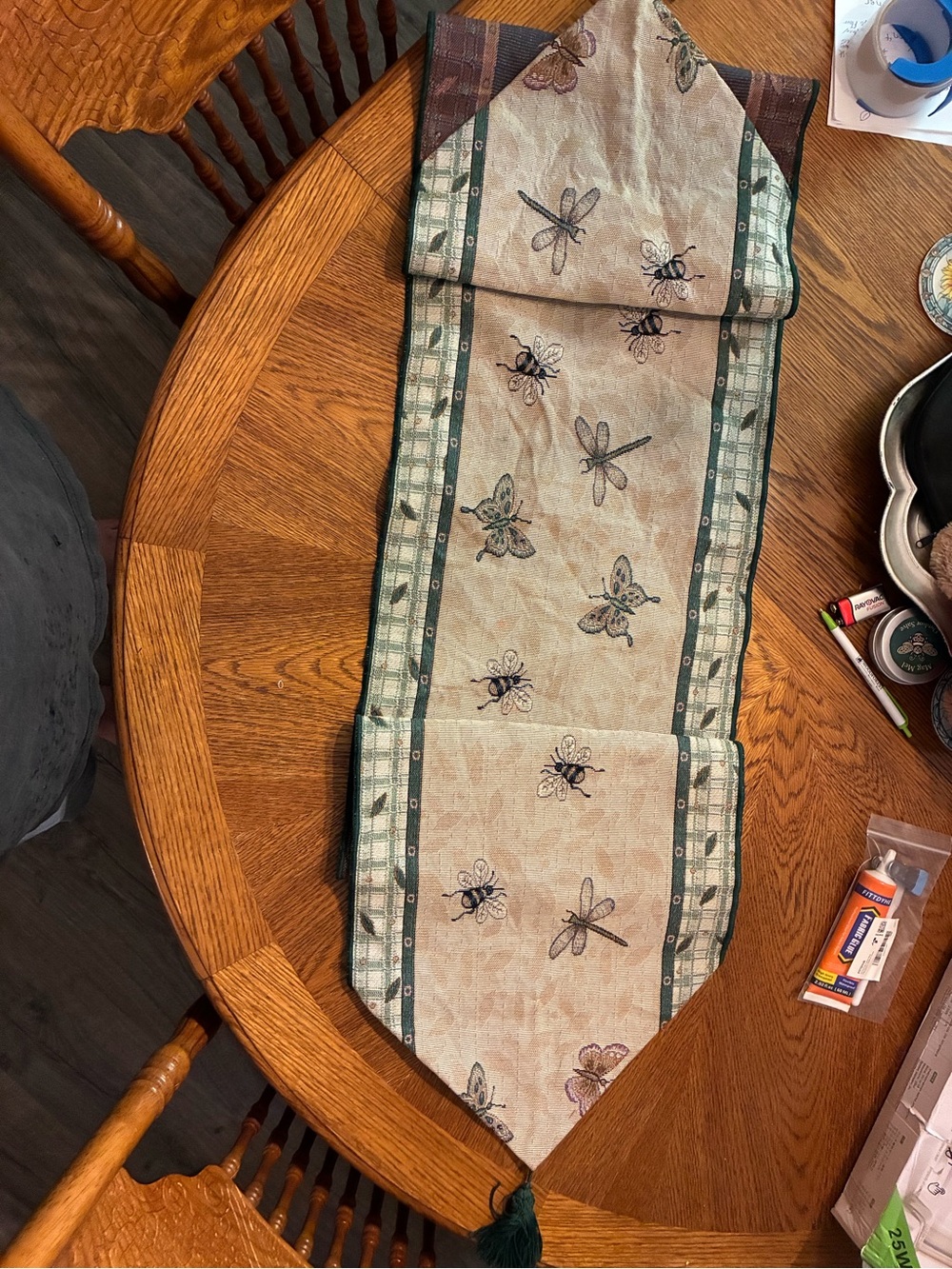Pfaltzgraff Beige Table Runner with Green Border and Insect Motifs
